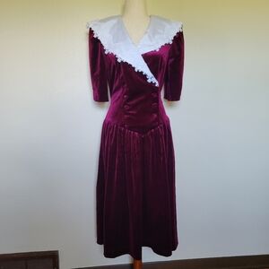 Pretty as a Picture | 80s Vintage Regency Burgundy Velvet Dress